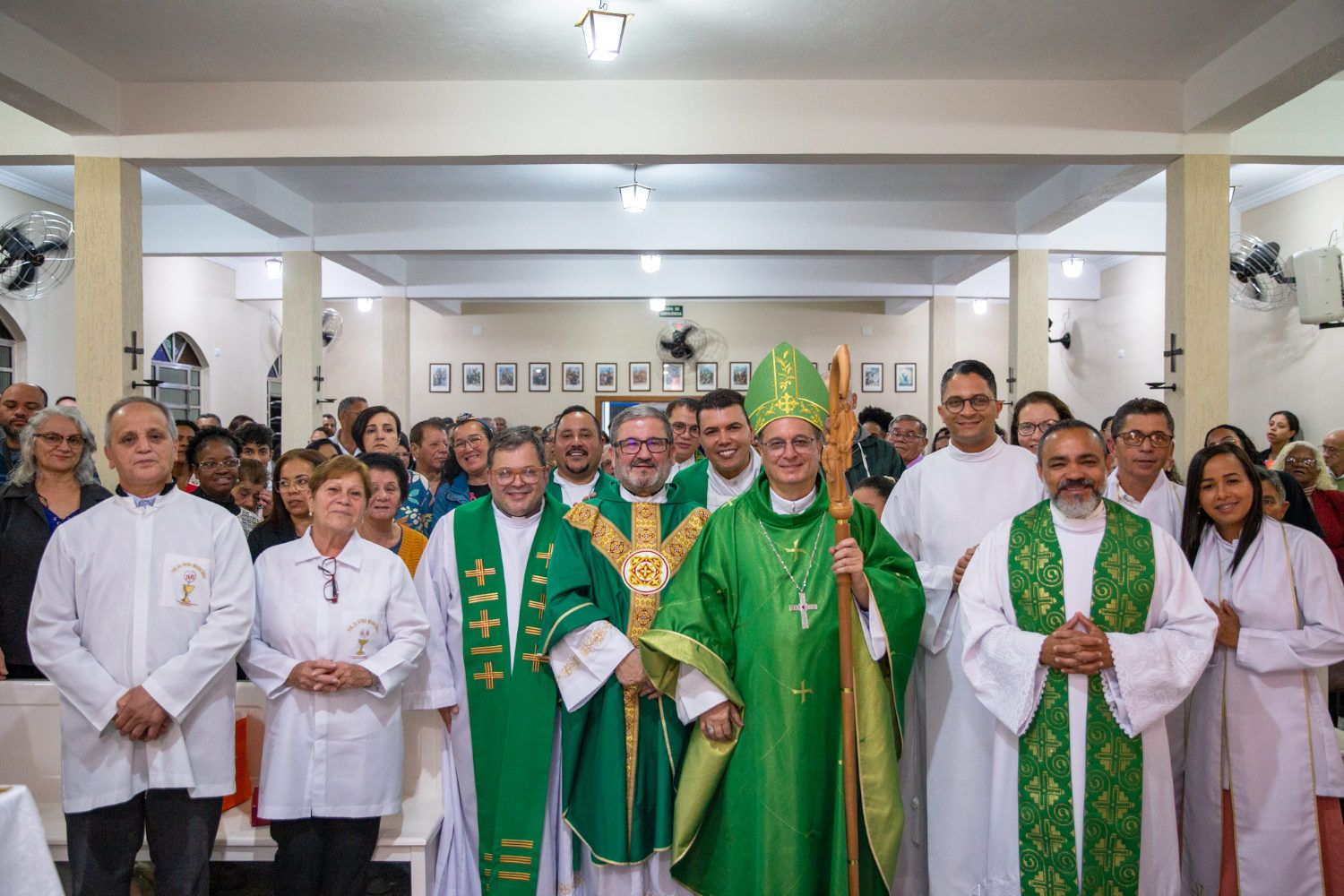 Monsenhor Parede O Novo P Roco Da Par Quia Divina Miseric Rdia