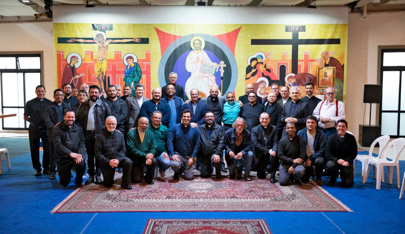 Padres da Região 1 reunidos com Mons. Valdir